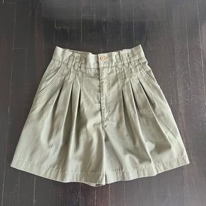 NEW AVENUE Pleated  Shorts size 10